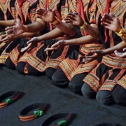 Dança das Mil Mãos Dança das Mil Mãos, Indonésia