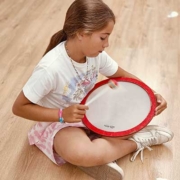 Educação para o Desenvolvimento Criança tocando tambor Remo, Famalicão 2025