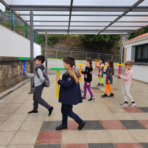 Jogo de equilíbrio com crianças do 1º Ciclo, Sandim, Gaia